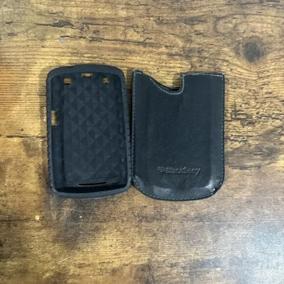 BlackBerry Curve 9360 - Black (AT&T) GSM Qwerty Keyboard With Box And Cases